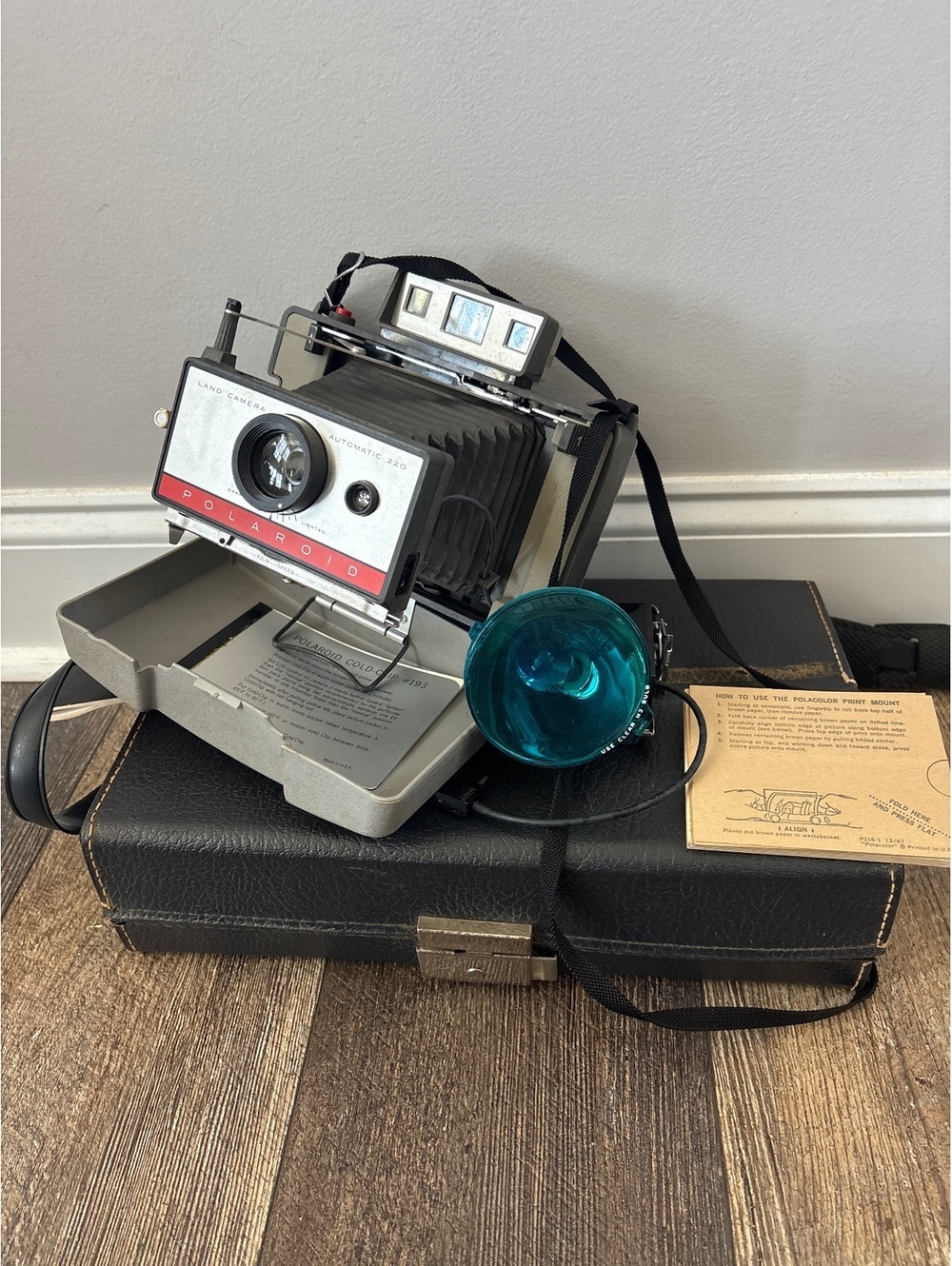 Polaroid Land Camera Automatic 220 Vintage Instant Camera with Case and Manual